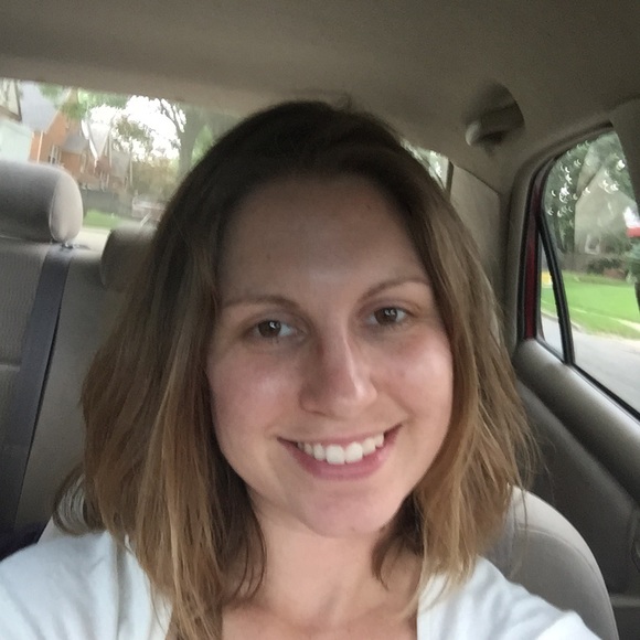 Meet your Posher, Emily - Picture 1 of 1